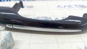 Door handle outer rear right Chrysler Pacifica 17-23 keyless, scratches