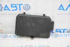 Fuse box cover under the dashboard Polestar 2 21- scratches