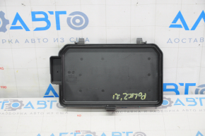 Fuse box cover under the dashboard Polestar 2 21- scratches
