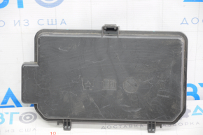 Fuse box cover under the dashboard Polestar 2 21- scratches