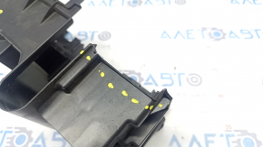 Chrysler Pacifica 17 underhood fuse box housing - cracks