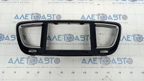 Front panel trim center Chrysler Pacifica17- scratch