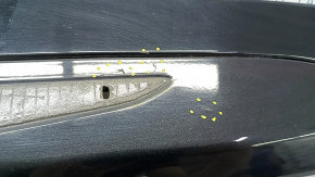 Chrysler Pacifica 17-20 trunk door trim under the camera, scratches