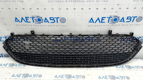 Lower grille of the front bumper central Chrysler Pacifica 17-20 under fog lights without radar, cracks, missing elements, broken fasteners
