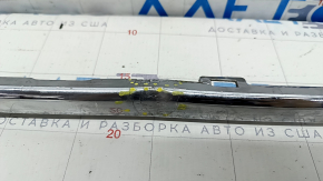 Molding lower grille front bumper central Chrysler Pacifica 17-20 chrome, scratches, sand, cracks in fastening, dent
