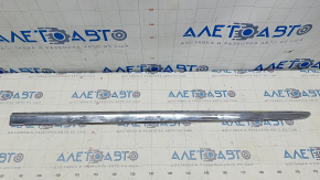 Door molding lower front right Chrysler Pacifica 17- chrome, bumps, sand, broken fastener