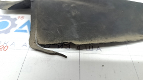 Right windshield wiper seal Chrysler Pacifica 17 - seal dried out, torn