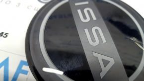 Nissan Rogue 23 Radar Grill Emblem, Poking