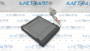 Nissan Rogue 21-24 us built evaporator with valve
