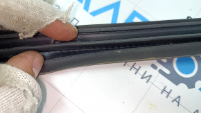 Door seal front right Nissan Rogue 21-23 US built worn