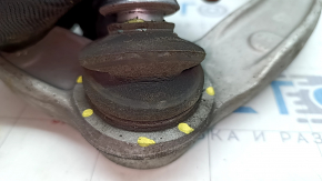 Upper front right control arm Mercedes GLS-class X166 13-19 AWD cracked boot