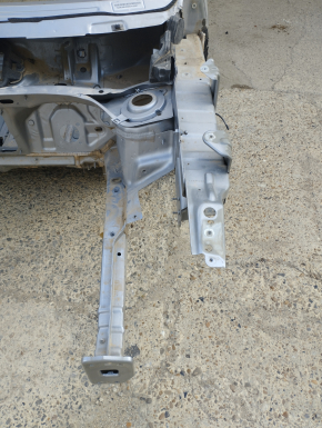 Quarter front left Jeep Cherokee KL 19-21 on the body, silver