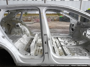 Body pillar central right Volkswagen ID.4 21-23 on the body