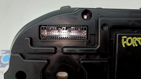 Instrument cluster Kia Forte 19-22 automatic transmission for halogen headlights, 52k, scratches, crack in glass