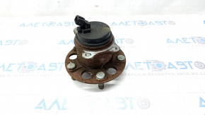 Rear right hub Kia Forte 19-24 rusty