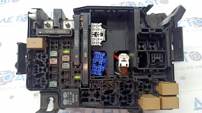 Underhood fuse box Kia Forte 20-21 under automatic transmission, halogen headlights