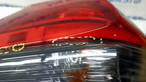 Light outer wing left Nissan Rogue 17- crack in glass