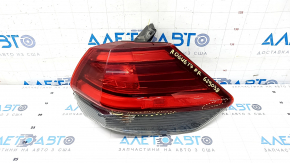 Light outer wing right Nissan Rogue 17- crack in glass, scratch
