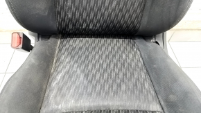 Driver's seat Nissan Rogue 14-20 without airbag, mechanical, black cloth, dry-cleanable, dented, rusty at the bottom