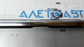 Molding door-glass central front right VW Passat b7 12-15 USA chrome scratches, abrasions