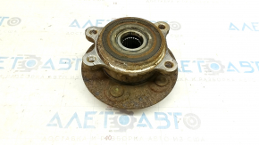 Front right hub Toyota Rav4 19- rusty