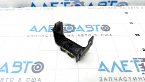 Headlight mounting bracket lower right Ford Edge 15 - crack in the mount