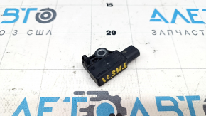Tesla Model S 21- Vibration Sensor