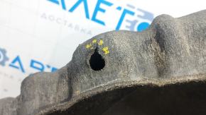 Rear left fender liner Volvo XC90 16-22 is torn