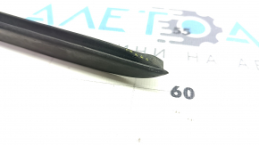Left windshield molding Audi Q7 16 - seal tear