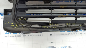 Lower grille of front bumper Lexus CT200h 11-13 prerest, broken