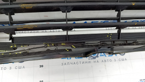 Lower grille of front bumper Lexus CT200h 11-13 prerest, broken