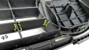 Radiator grill grill Lexus CT200h 11-13 prerest with emblem, broken, bump on emblem, sand