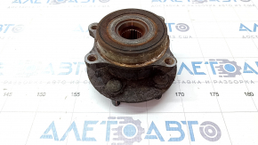Front left hub Lexus CT200h 11-17 rusty, broken stud