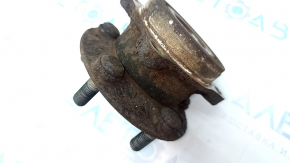 Front right hub Lexus CT200h 11-17 rusty, play, bearing hums