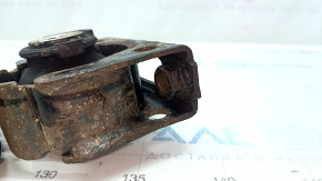 Front engine mount Lexus CT200h 11-17 rusty