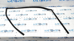 Front left glass seal for Lexus CT200h 11-17