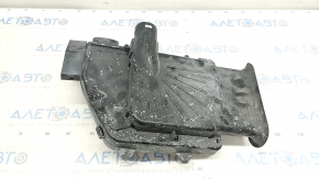 Volvo XC90 16-22 air resonator assembly is broken