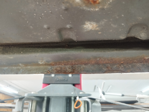Body pillar central right Lexus CT200h 11-17 on the body, rusty, bump