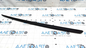 Right windshield molding Audi Q5 80A 18 - seal dried out