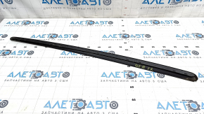 Right windshield molding Audi Q5 80A 18 - seal dried out