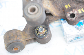 Rear left trunnion Lexus ES350 07-12 rusty, bolt rusted