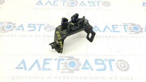 Headlight mounting bracket lower right Ford Edge 15 - broken fasteners
