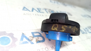 Fuel filler cap Audi Q5 8R 09-17 broken fastener