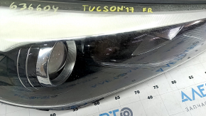 Headlight front right bare Hyundai Tucson 16-18 halogen, with mount and overlay, for polishing, cobweb