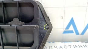 Left ventilation shield Mazda 3 14-18 BM broken mount