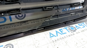 Radiator grill assembly with frame Ford Fusion mk5 17-18 sand, cracked, broken fasteners, missing fragment