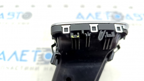 Air duct deflector center console Audi Q5 80A 18-20 chrome, crack in mount, scratches on chrome