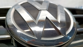 Radiator grill VW Jetta 15-18 USA with badge, sand, varnish peeled off