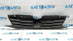 Radiator grill VW Jetta 15-18 USA with badge, sand, varnish peeled off