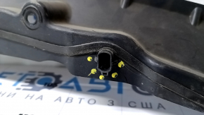 Chrysler 200 15-17 Windscreen Wiper Grille Crack in Mount